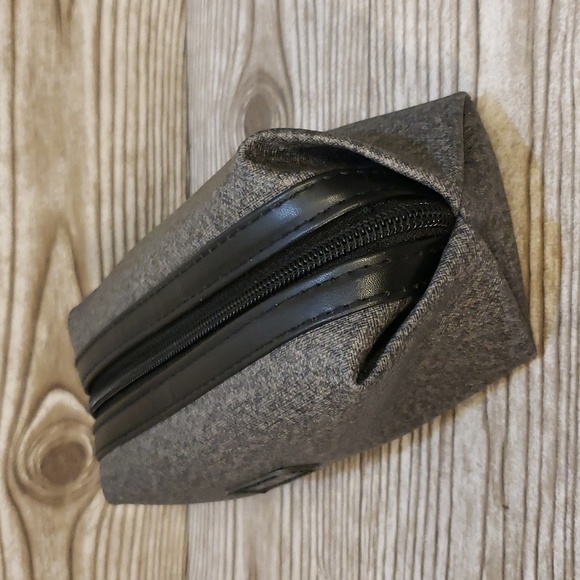 Tumi small gray canvas cosmetic and jewerlry travel pouch - Picture 2 of 4